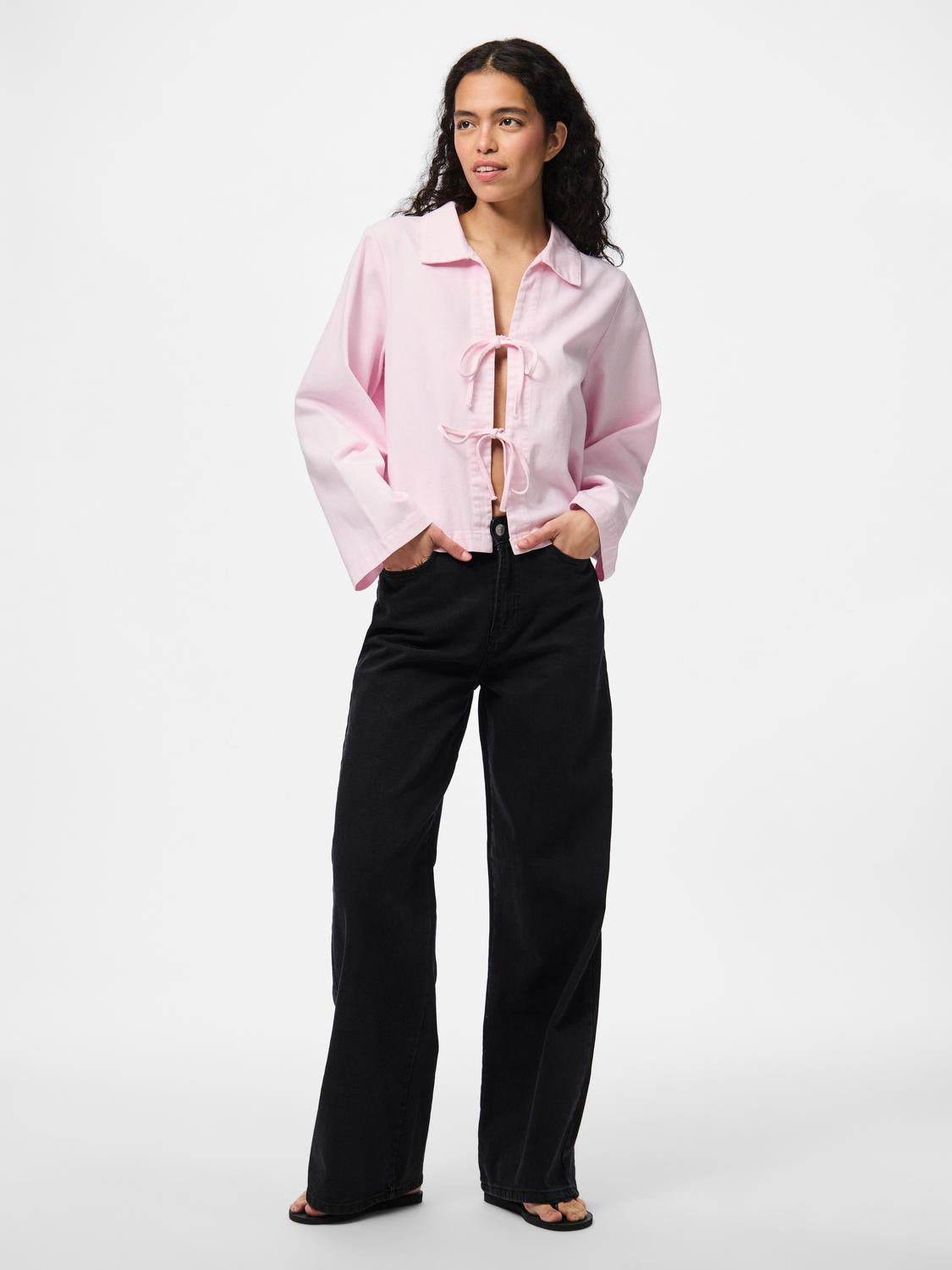 model_shot-front_full